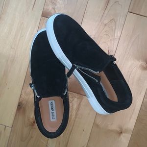 Steve Madden slip on shoes